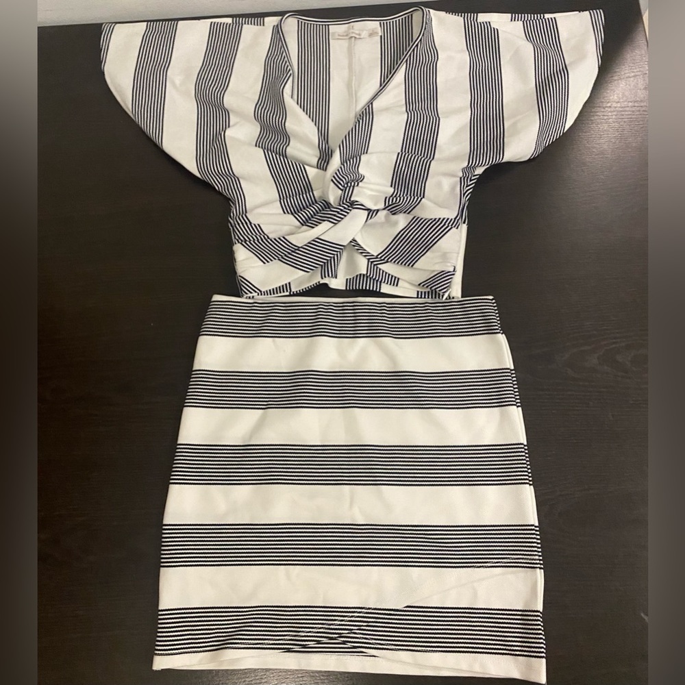 Womens Bishop & Young, navy and white skirt and top set size small.